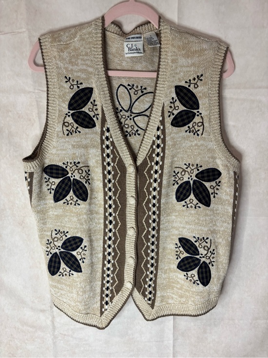 CJ Banks Sweaters - CJ Banks Beige Cream V-Neck Embroidered Sweater Vest